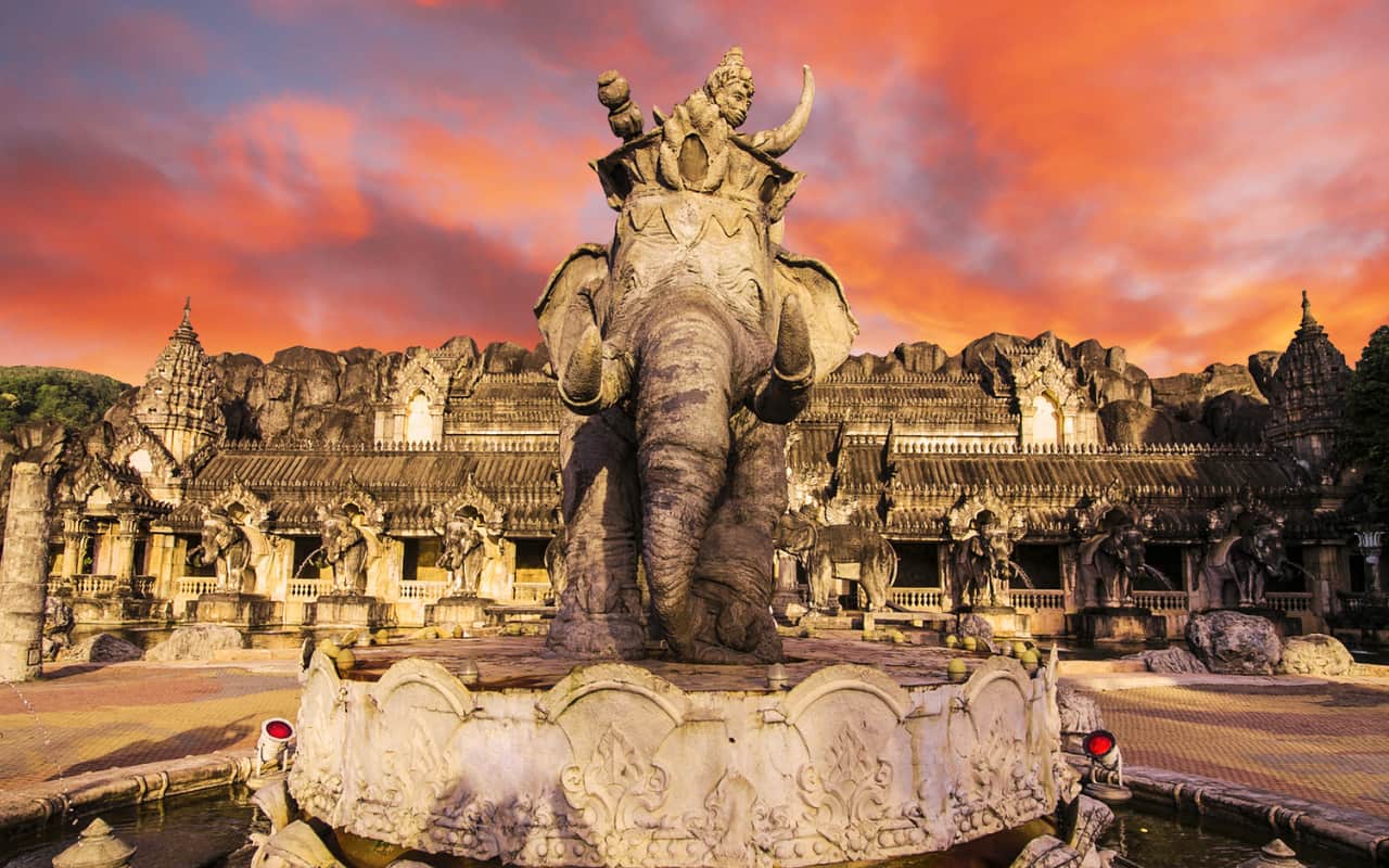 ความสวยงามอลังการของโรงละครภูเก็ตแฟนตาซี